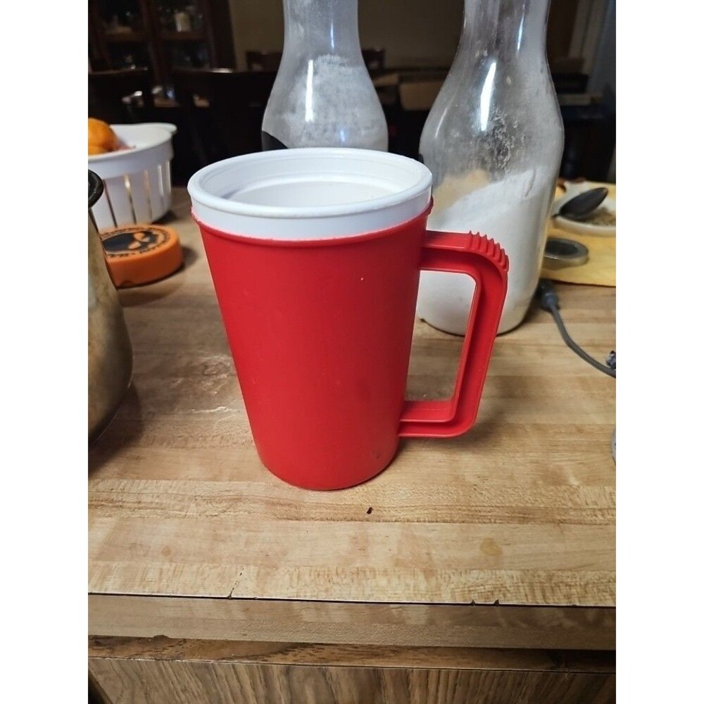 Vintage Betra Super Thermo 22oz Plastic Mug Red Blank / Logo-Free Made in US